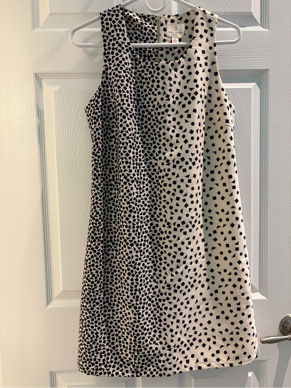 Chelsea28 Black and White Geo Print Sleeveless Shift Dress